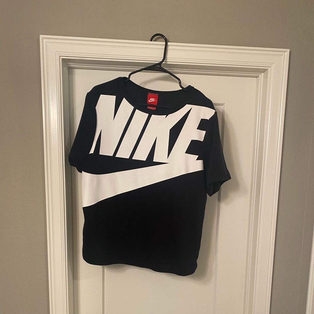 Nike short sleeve top